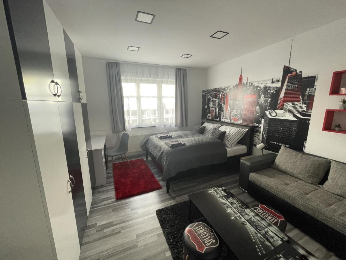 Brs22 Rooms Gyor Exterior photo