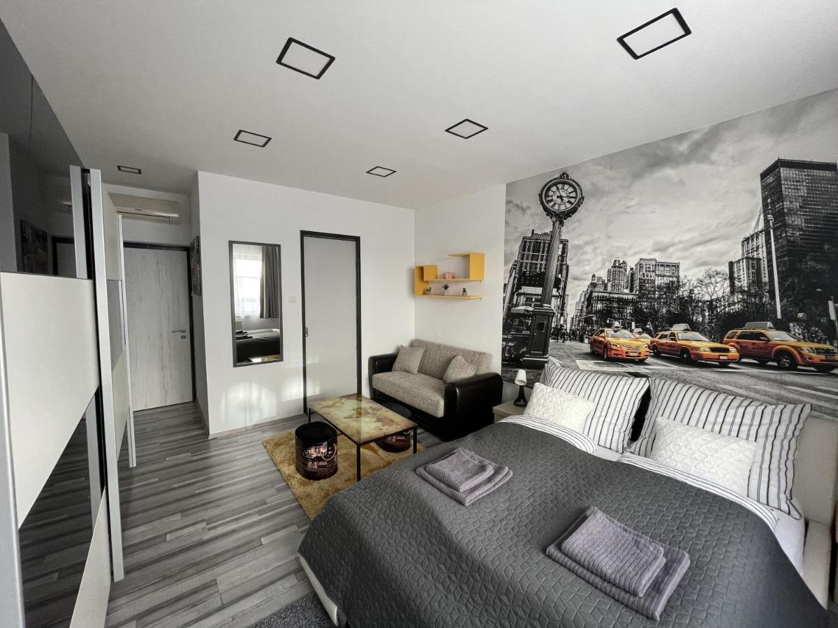 Brs22 Rooms Gyor Exterior photo