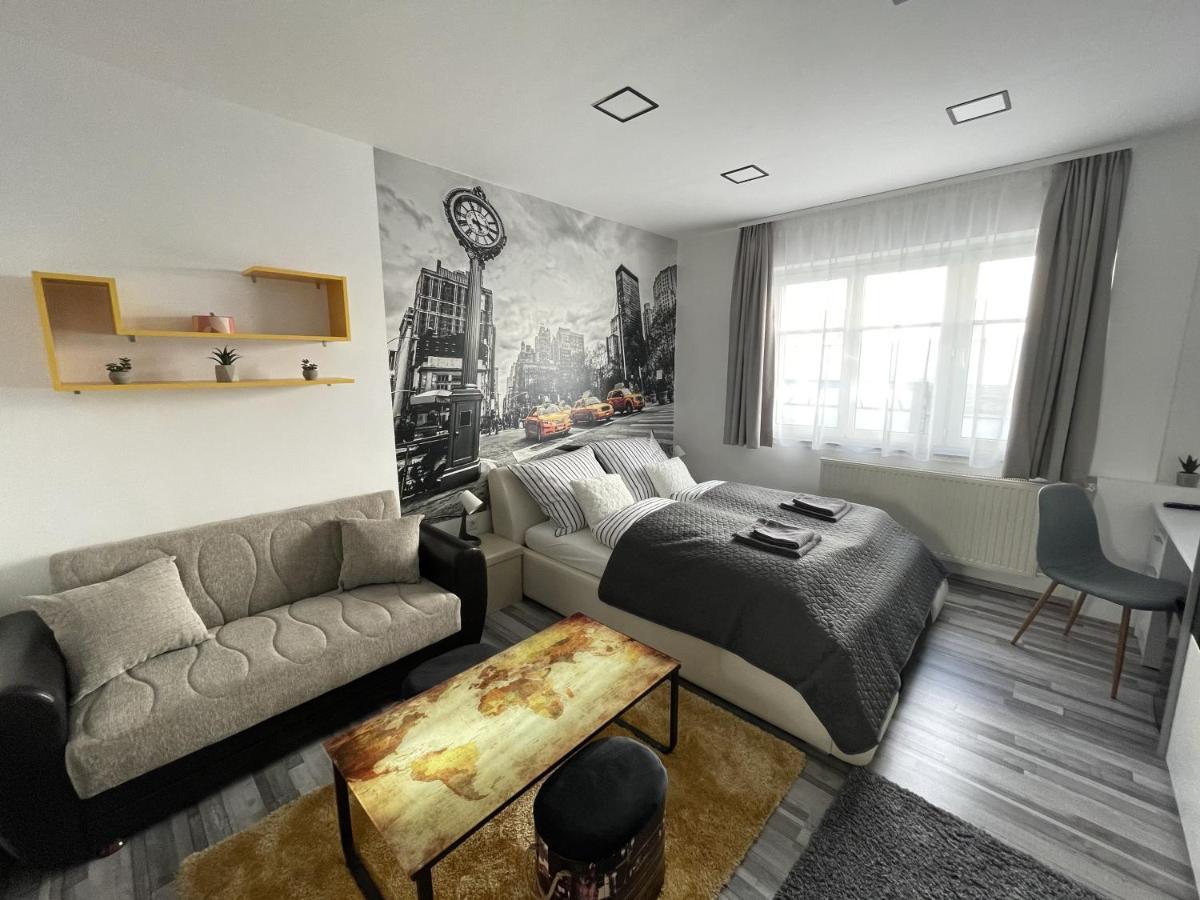 Brs22 Rooms Gyor Exterior photo