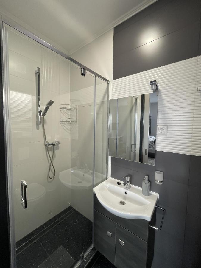 Brs22 Rooms Gyor Exterior photo
